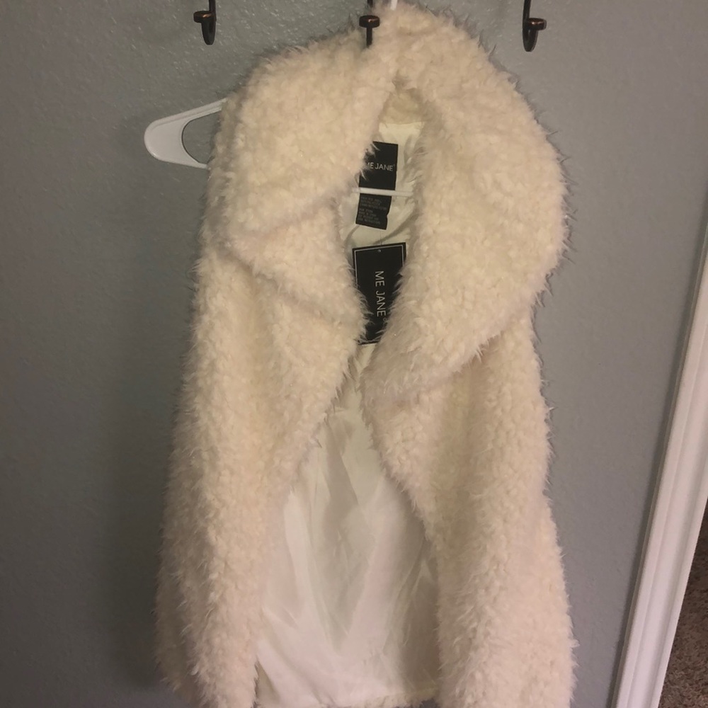 women’s faux fur vest